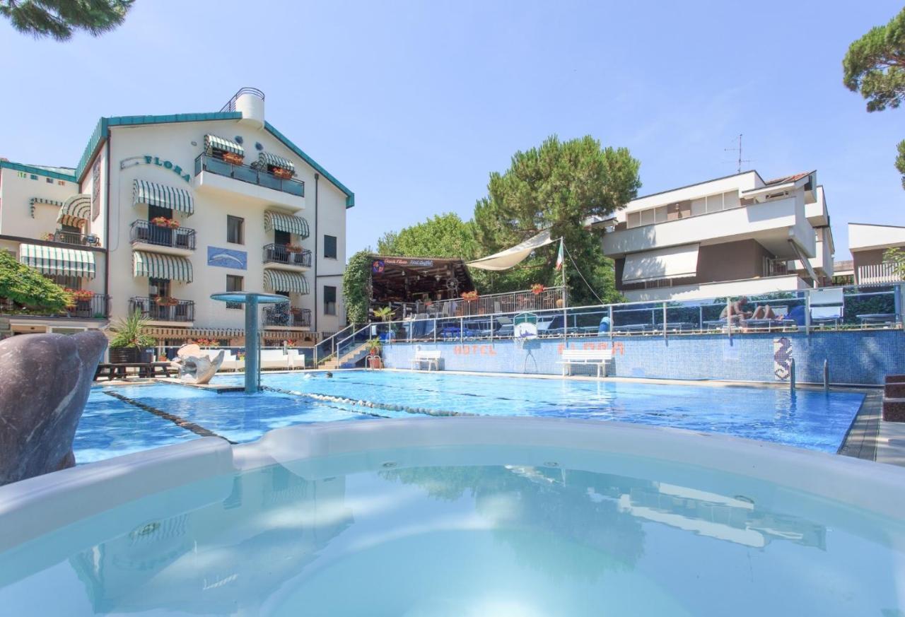 Hotel Flora Milano Marittima Exterior foto